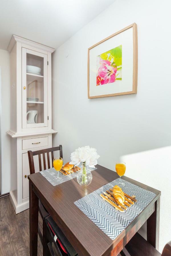 City Wall's Studio Apartment *